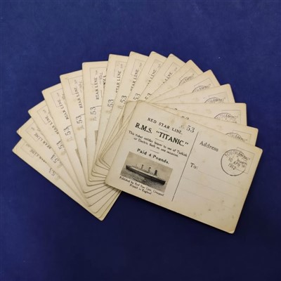 Cardiau Post Hen Glw, Negeseuon Cudd a Chofroddion